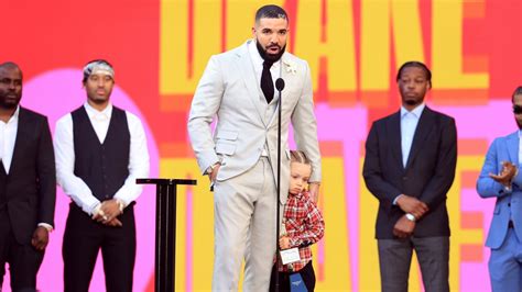 Drake Honored as Artist of the Decade at Billboard Music Awards 2021 ...