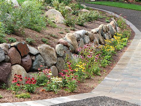 Landscape Feature- Retention Walls, Boulder Walls, Rock Walls and their ...