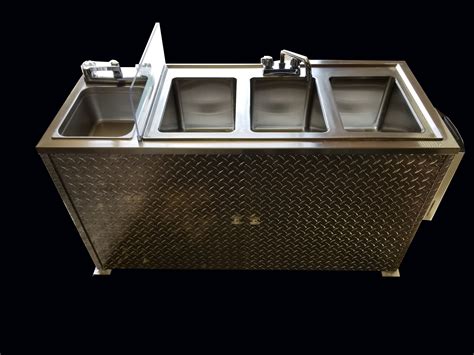 XTRA LARGE 4 COMPARTMENT PORTABLE SINK 12V / LP GAS