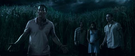 In the Tall Grass Trailer Teases Netflix's Twisted Stephen King Adaptation | Collider