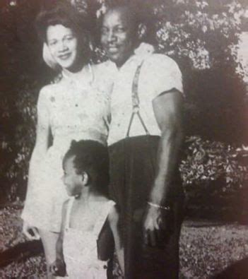 Little jimi and his parents. Jimi Hendrix Live, Jimi Hendrix Experience, Music Pics, All Music ...