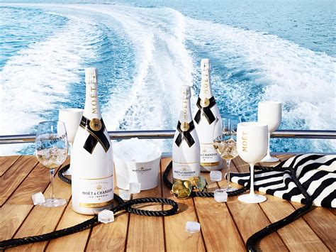 Moët & Chandon recibe el verano en el agua con Ice Impérial