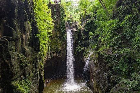 The most beautiful waterfalls in El Salvador: Tamanique