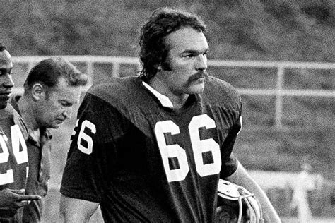 Conrad Dobler, the NFL's 'dirtiest player' dead at 72 | Marca