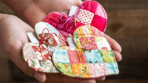 Patchwork Heart Pocket Prayer Quilt Tutorial + FREE Pattern | Shabby ...