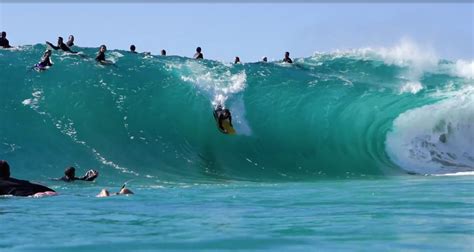 Grosse session de body à Snapper Rocks,