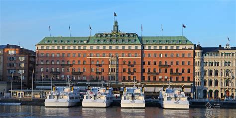 Tobbes Medieblogg: Grand Hôtel viker sig för vrålvänstern