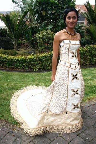 Island bride in a beautiful gown made of tapacloth | Polynesian dress, Samoan dress, Island ...