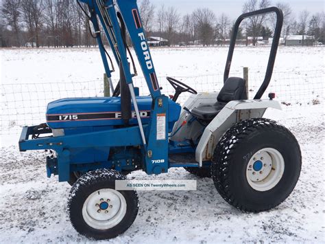 Ford 1715 Compact Tractor & Loader - Diesel - 4x4 - 900 Hours