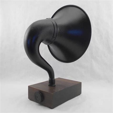 The Handmade Vintage Bluetooth Speaker Delivers Music and Vintage Feeling | Gadgetsin