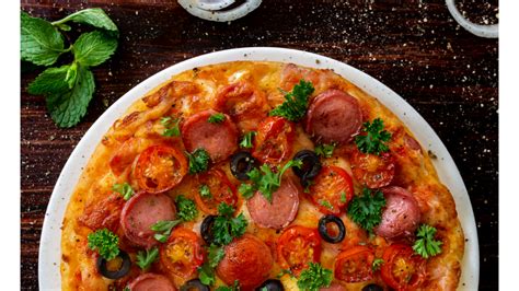 Homemade Sausage Pizza - Recipe Fund