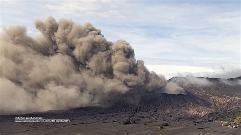 Bromo Volcano Eruption 23-24 March 2019 – Øystein Lund Andersen Photography