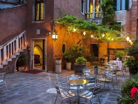 Hotel San Moise' in Venice - Room Deals, Photos & Reviews