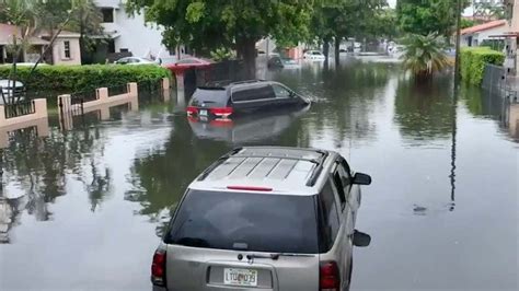 Cars Stranded in Miami Flooding - Videos from The Weather Channel