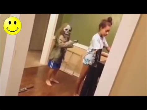 Funny Scared Reactions | CLUB GIGGLE