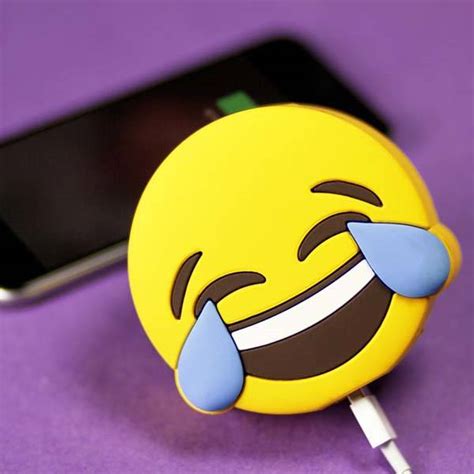 The Emoji Power Bank Charges Your Smartphone with Your Favorite Emoji | Gadgetsin
