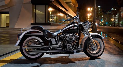 In Vinum Veritas: Harley-Davidson Softail Deluxe