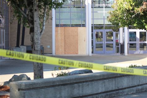 School canceled after car crashes into Hazen High School | Renton Reporter