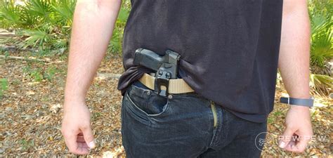 Concealed Carry for Big Guys: Holsters, Clothes & Tips – Nuffing.com