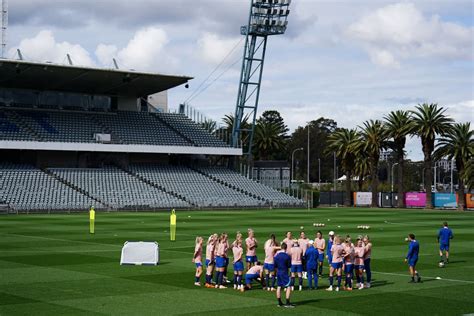 Australian newspaper sends helicopter to photograph Lionesses training ...