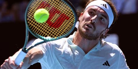 Australian Open: Tsitsipas Overcomes Early Struggle to Beat Bergs