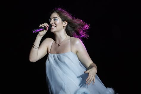 When Is Lorde Releasing Her Third Album? | POPSUGAR Entertainment