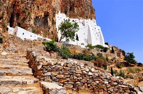 The Monastery of Panagia Hozoviotissa | Amusing Planet