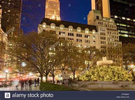 Christmas Lights Fifth Avenue Bergdorf Goodman Stock Photo: 39069000 - Alamy