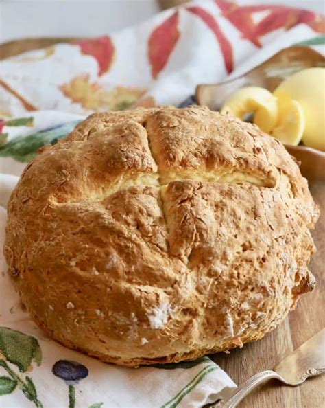 Traditional Irish Soda Bread Recipe | gritsandpinecones.com