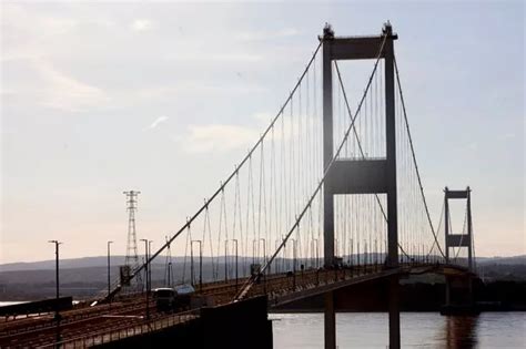 Live: M48 Severn Bridge reopens after closure due to strong winds - Gloucestershire Live