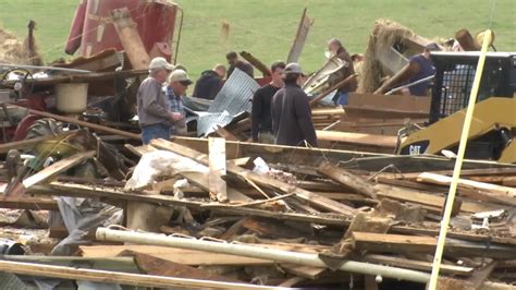 EF-2 tornado damages 86 homes in Clarksville, injures three people | WZTV