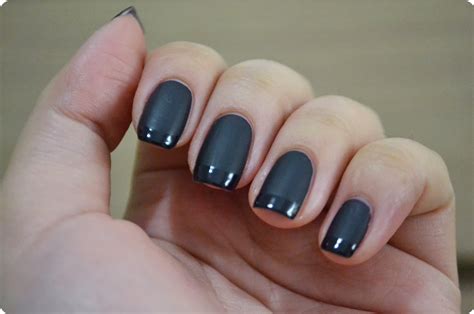 All The Little Extras: Matte vs Glossy Mani Tutorial