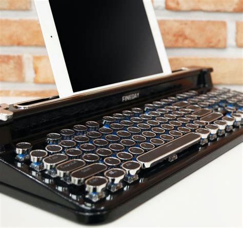 Fineday Retro Bluetooth Typewriter Keyboard pairs with up to three devices » Gadget Flow