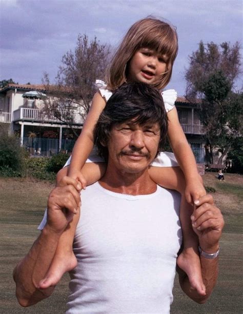 💖 💖 Charles Bronson with his daughter Zuleika, by John Bryson, 1970 ...