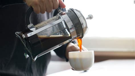 How to Use a French Press to Brew Perfect Coffee: 2 experts break it ...