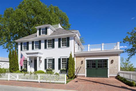 These 15 Colonial Style Homes Will Have You Feeling Warm and Cozy