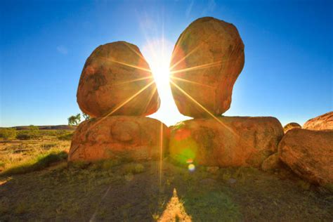 40+ Devils Marbles At Sunrise Northern Territory Australia Stock Photos ...