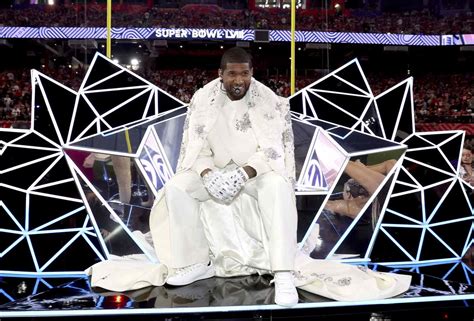 See Usher's 2024 Super Bowl Halftime Performance Outfits