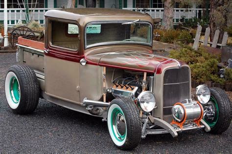 1933 FORD CUSTOM PICKUP