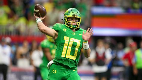 Oregon Ducks quarterback Bo Nix still weighing options for 2023