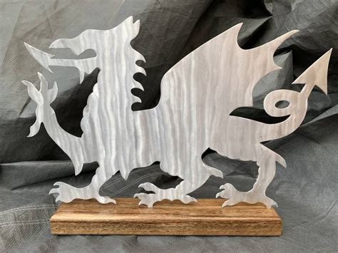 Welsh Dragon Sculpture Sculpture in 2022 | Dragon sculpture, Animal sculptures, Art