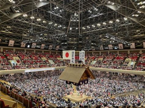 Sumo Wrestling in Tokyo: Tickets & Our Review