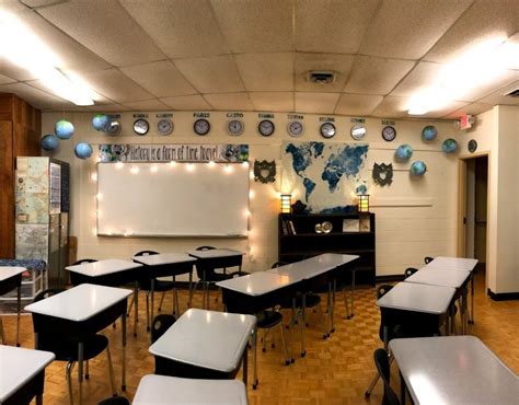 Middle School World History Classroom: Inspiration for a small and ...