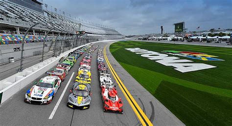 2021 Rolex 24 field poses for group photo at Daytona | NASCAR