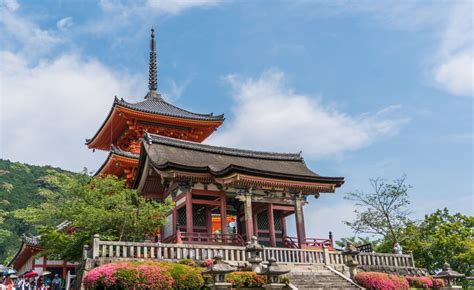 Ancient Samurai Temple, Japan. : r/BeAmazed