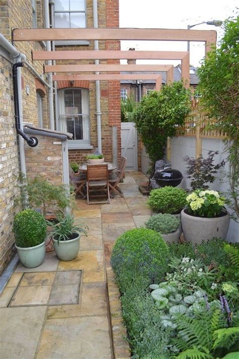 Amazing Small Courtyard Garden Design Ideas 01 - PIMPHOMEE