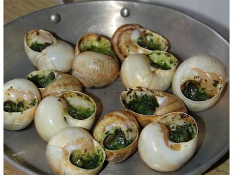 Escargots de bourgogne au beurre persillé - Recette Ptitchef