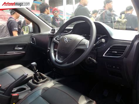 Interior Wuling Confero S ACT | AutonetMagz :: Review Mobil dan Motor Baru Indonesia