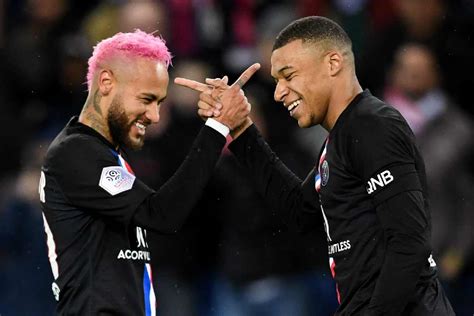 Neymar defende permanência de Mbappé no PSG, mas seu futuro é incerto