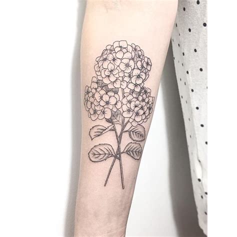 Hydrangea tattoo: 60+ beautiful ideas and their meanings